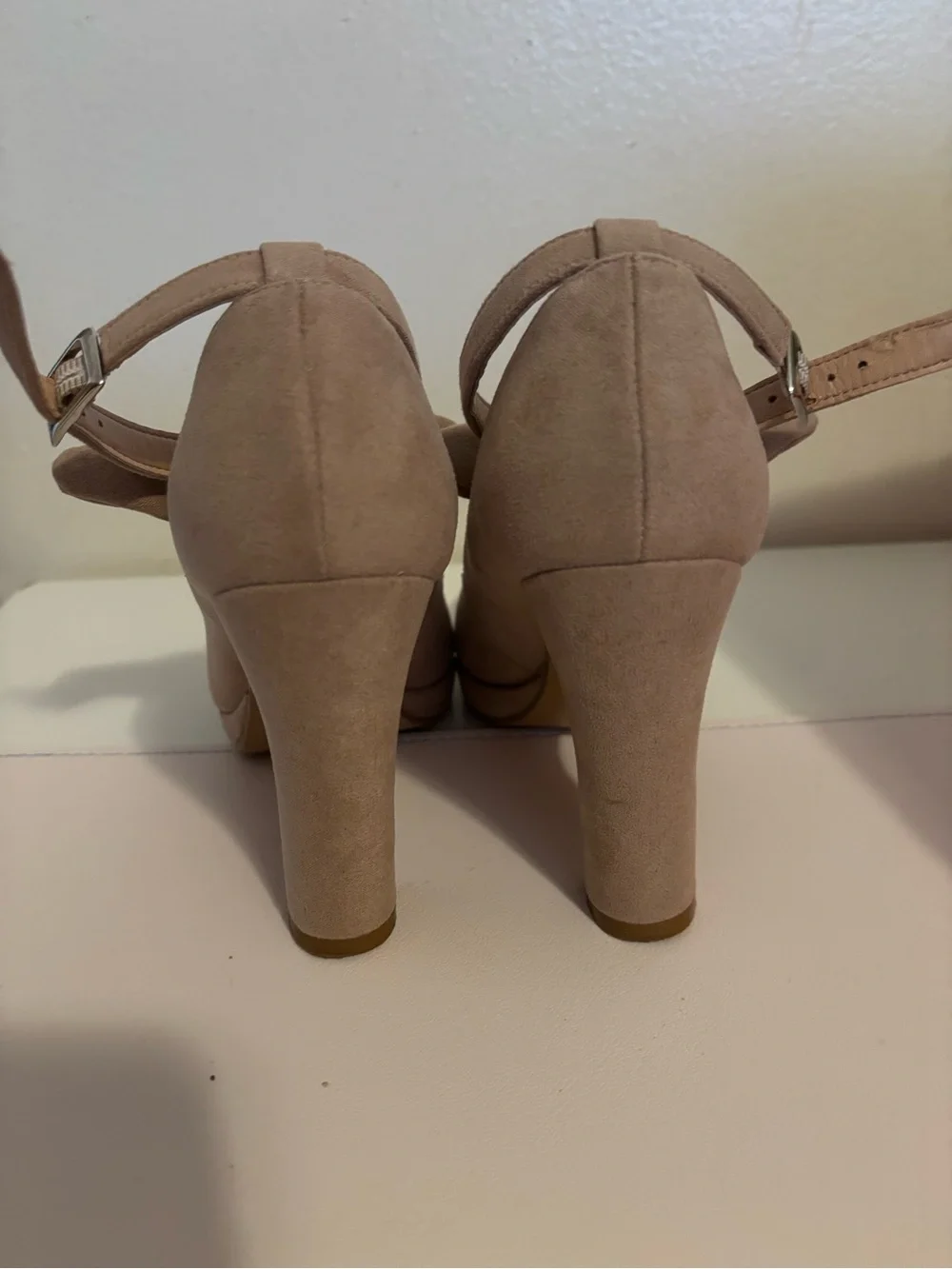 ANDREA FENZI chic pointed